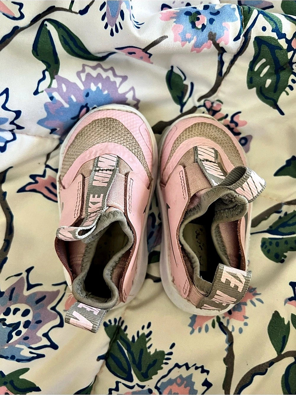 Nike Flex Runner Pink & White Kids' Sneakers
